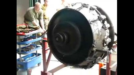 Радиален двигател от танк Шърман по време на работа