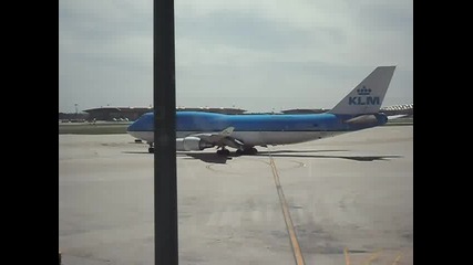 Джъмбо на Klm рулира Пекин 