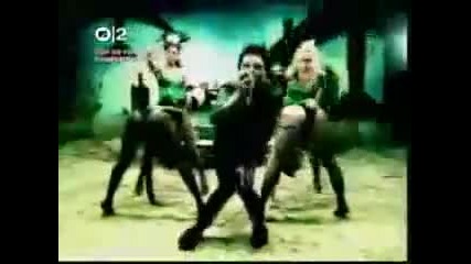 Green Day - Holiday (official Music Video) 