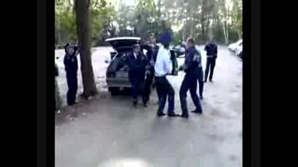 Не ги знам ..може да са им - Вдигнали Заплатите
