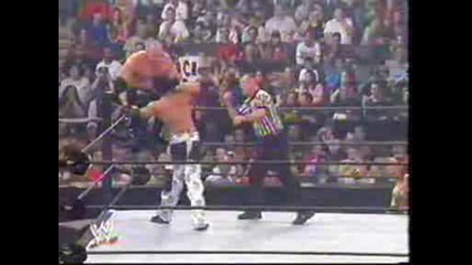 Kane побеждава Matt Hardy на Summerslam 2004