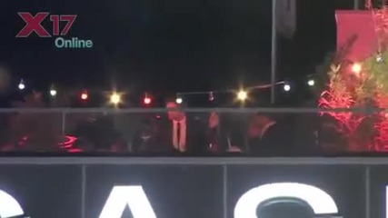 Robert Pattinson Kristen Stewart kissing inside Otr After Party
