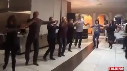 Един по-различен танц на They Don't Care About Us на Michael Jackson. Много са добри!