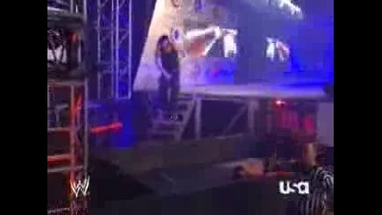 Jeff Hardy рави бомбата на лебеда на Orton 