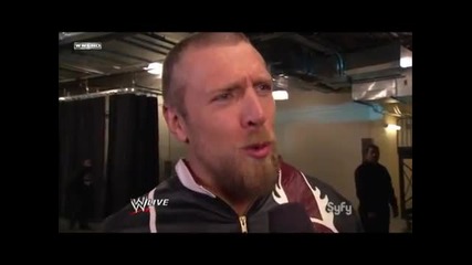 Aj Lee целува Даниел Браян - Wwe Smackdown 11 29 11