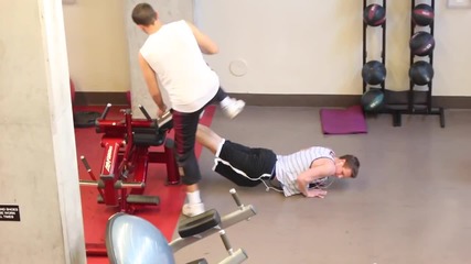 Неловки ситуации във фитнеса! Смях!
