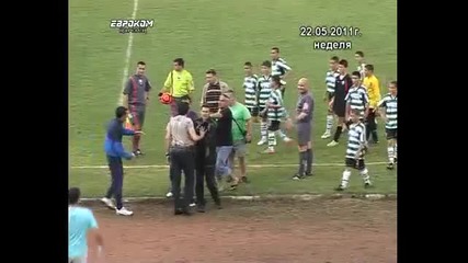 Позор! В Деня на детето берем срам пред целия свят (видео)