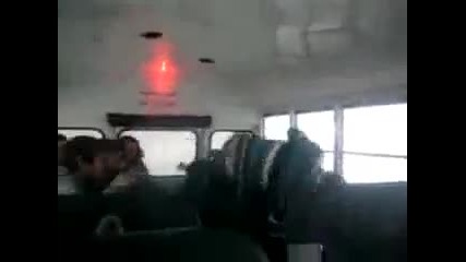 Не стой права в автобуса бе 