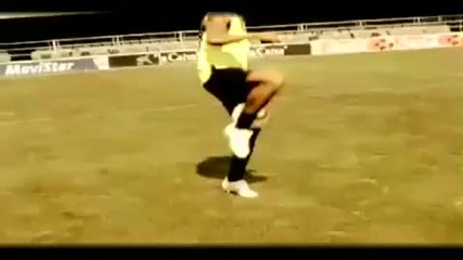 Cristiano Ronaldo vs. Ronaldinho - Freestyle 