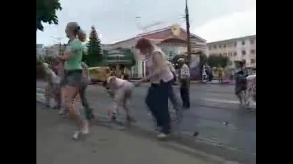 Да залепнеш за асфалта
