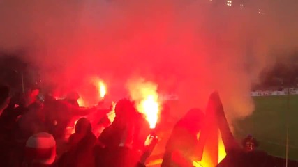 Фенове на Спартак Москва горят турски знамена