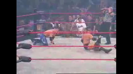 Aj Styles & Kurt Angle срещу Дезмънд Улф Даниелс 
