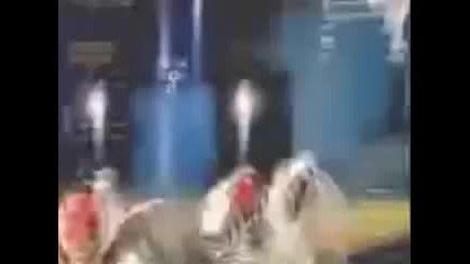 Chris Brown - Kiss Kiss 