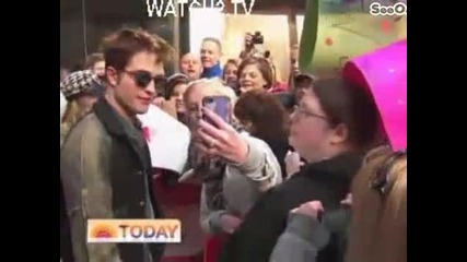 Роб при пристигането си на The Today Show
