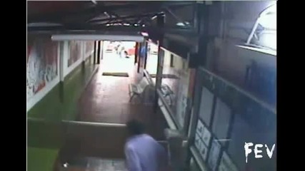 Направо над вратата 