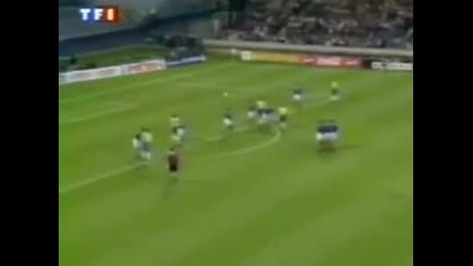 Попадение на Роберто Карлош напомни за гола му във вратата на Франция през 1997 - а гoдина 