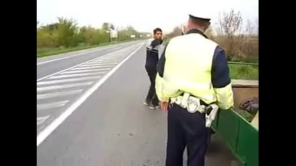 Полицай арестува пиян ром с каруца и кон 