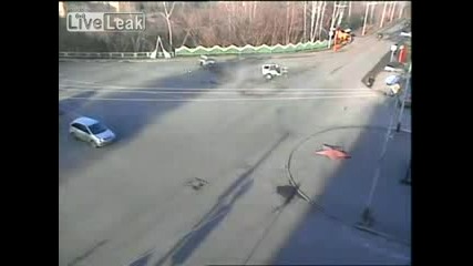 удар между две коли 