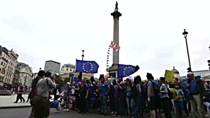 СРЕЩУ BREXIT: Хиляди заляха улиците на Лондон