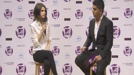 Интервю на Селена от пресконференцията на Ema 2011