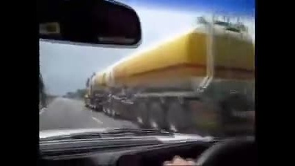 Толкова дълъг камион не се вижда навсякъде 