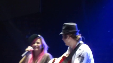 Demi Lovato-believe in Me ( Soundcheck ) Концерт в Сънрайз, Флорида (25.02.2014)