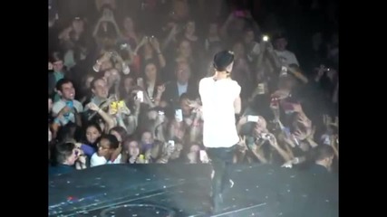 Silly Fans Throwing Phones on Stage and Justin Bieber Sings Rack City _ Msg _ Believe Tour