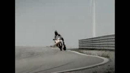 Rossi Vs Yamaha R1 