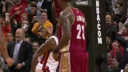 Amazing Dwyane Wade Dunk on Varejao (hd) 