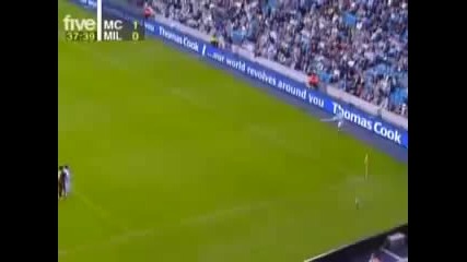 Божинов вкарва страшен гол на Милан 