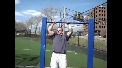 Pull ups Street Fitness 