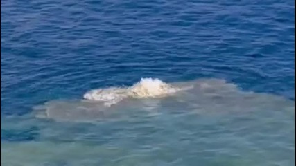 Изригване на подводен вулкан