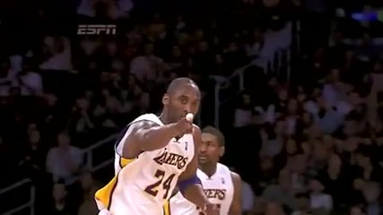 Kobe Bryant points at Jeff Van Gundy 