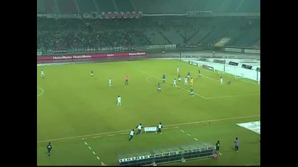 Изумителен гол на Ядосания треньор Драган Стойкович вкарва от треньорската пейка 