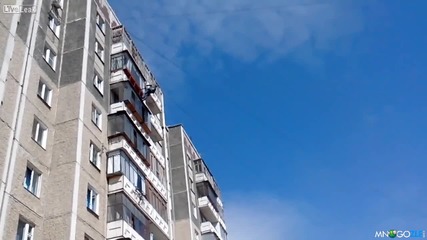 Руснак пада от 6 етаж и оцелява