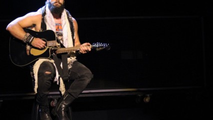 Elias' concert goes terribly wrong when he tries to perform in front of the WWE Universe: SummerSlam 2018 (WWE Network E