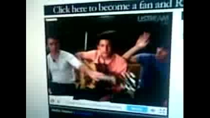 J B Chat 4 - Nick Singing Catch me by Demi Lovato