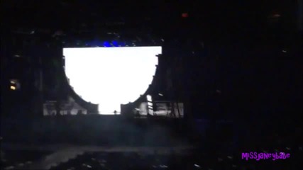 Britney Spears - Intro Hold It Against Me [live in Vancouver]