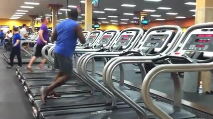 Танц във фитнес зала