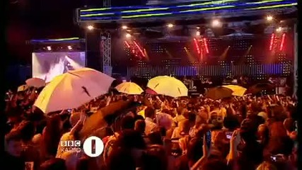 Rihanna - Umbrella (live) 