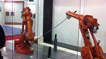Битка между роботи с мечове :d
