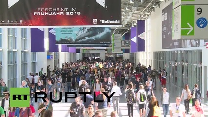 Германия: Фенове се обличат като герой от игри по време на Gamescom 2015