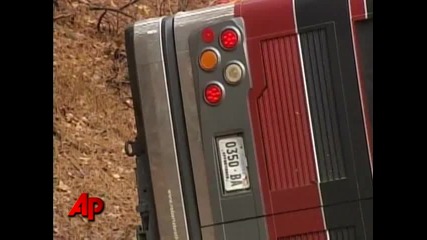 Автобусът с който пострада екипът на Майли Сайръс!