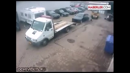 Никога не помагай на идиот