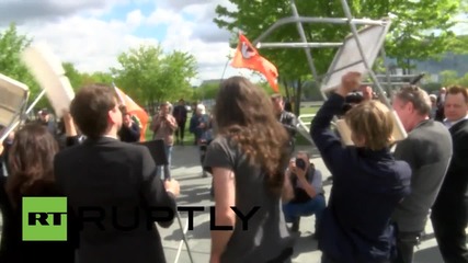 Germany: Protesters stage CLAPPING CHAIRS demo over German-NSA spy allegations