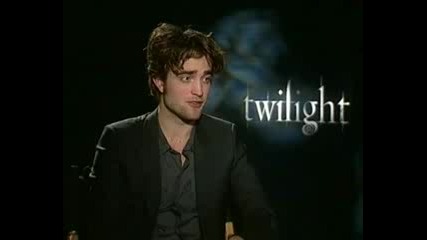 Funny Interview Moments With Robert Pattinson (2)