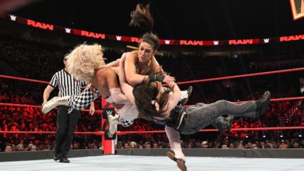 Sasha Banks & Bayley vs. Alicia Fox & Nikki Cross - WWE Women's Tag Team Championship Elimination Chamber Qualifying Mat