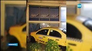 Кола разби витрината на партиен офис във Враца