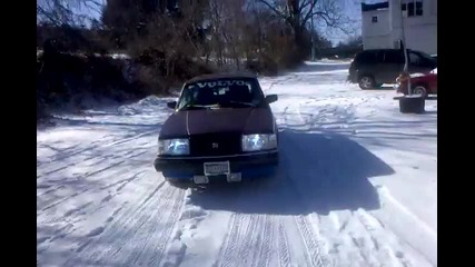 Volvo 240dl snow drifting