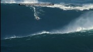 Сърфист язди 78 фута вълна